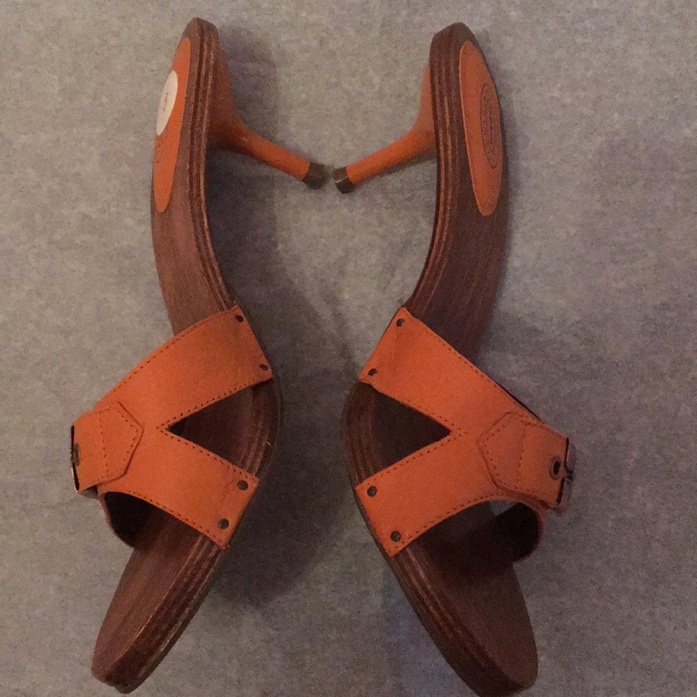 Shoes - Picture 2 of 4